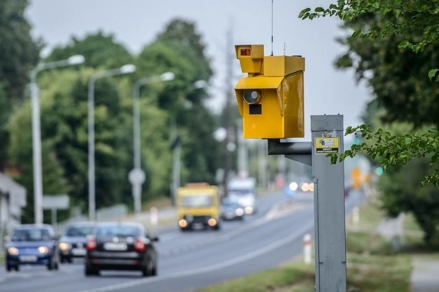 Na kolejnych zdjęciach sprawdzicie, gdzie najczęściej kierowcy przekraczają prędkość. Oczywiście, pod okiem fotoradarów. Prezentujemy je w kolejności od najmniejszej do największej liczby wykroczeń.