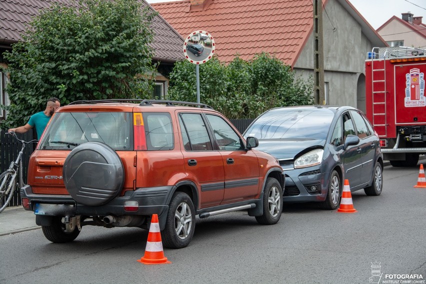 Wypadek w Grębowie. W zderzeniu dwóch samochodów jedna osoba została ranna (ZDJĘCIA)