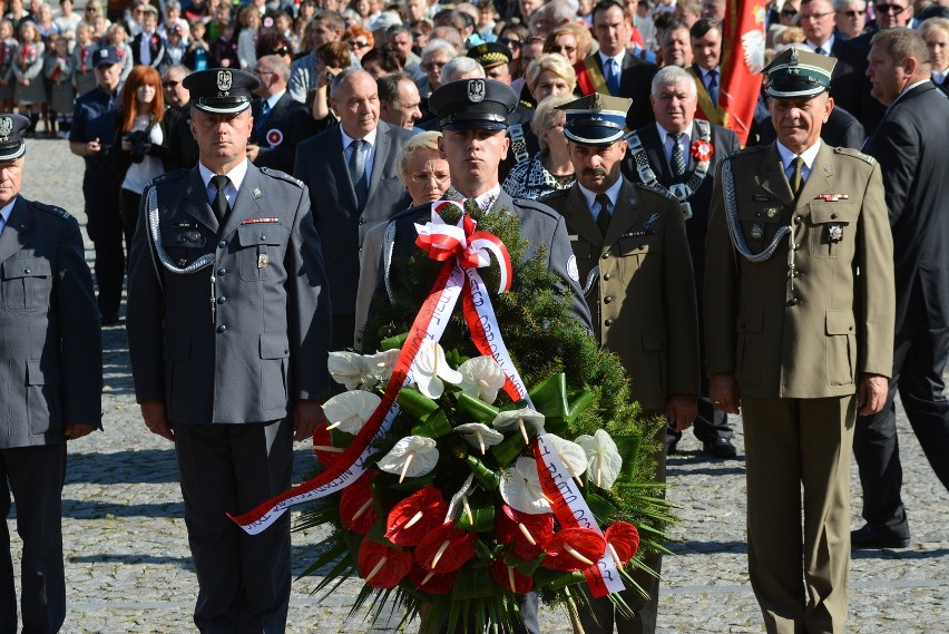 Odsłonięcie pomnika w Ożarowie