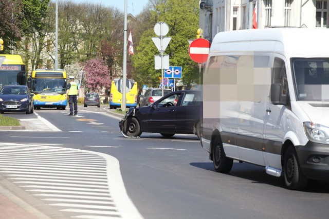 Wypadek na skrzyżowaniu Anny Łajming i Tuwima w Słupsku.