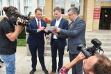 Radni PiS-u pytają, czy Toruń przyjmie uchodźców SONDA
