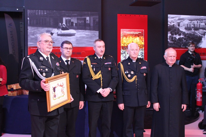 Uroczyście otwarto Małopolskie Muzeum Pożarnictwa w Alwerni....