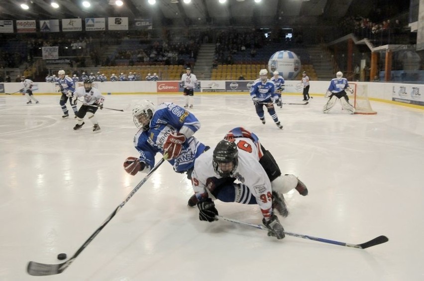Mistrzostwa Polski juniorow w hokeju na lodzie  mecz finalowy Sokoly Torun - Stoczniowiec Gdansk
