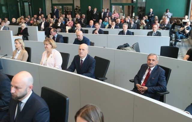W 31-osobowej radzie Szczecina 19 radnych ma Koalicja Obowatelska, 7 PiS, a pięcioro Koalicja Samorządowa