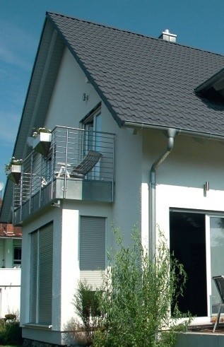Balkon i taras w domu jednorodzinnymBalkony i tarasy to istotne elementy architektury domu.