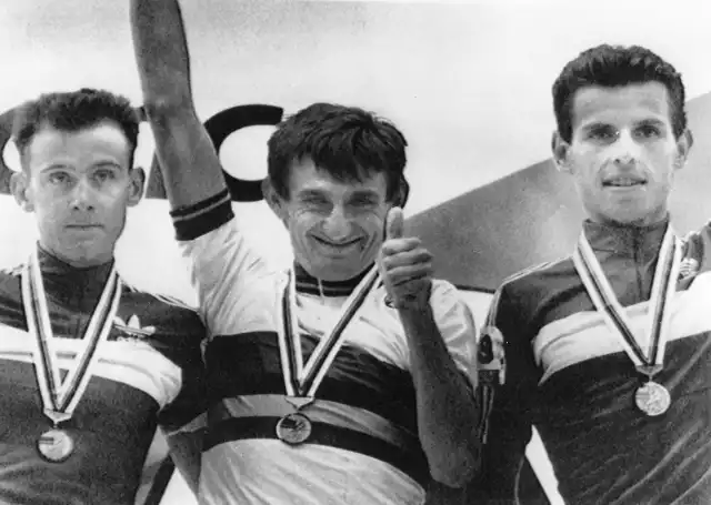 Joachim Halupczok (w środku) wywalczył tytuł mistrza świata amatorów w Chambery 1 września 1989 roku. Drugie miejsce zajął Eric Pichon, a trzecie Christophe Manin - obaj z Francji