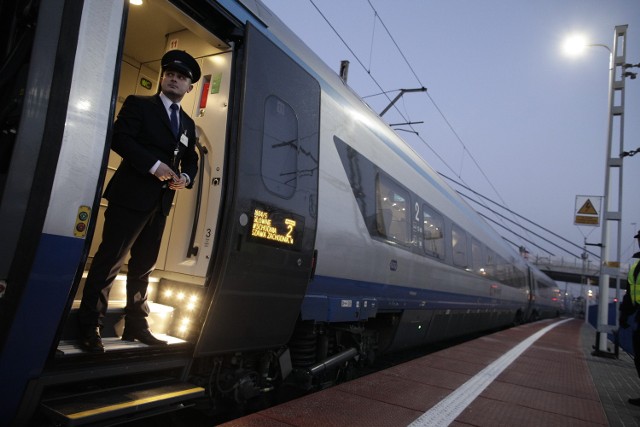 W nowym rozkładzie wracają pociągi na trasę z Opola do Częstochowy, m.in. dwie pary składów Pendolino, które będą kursowały z Wrocławia do Warszawy.