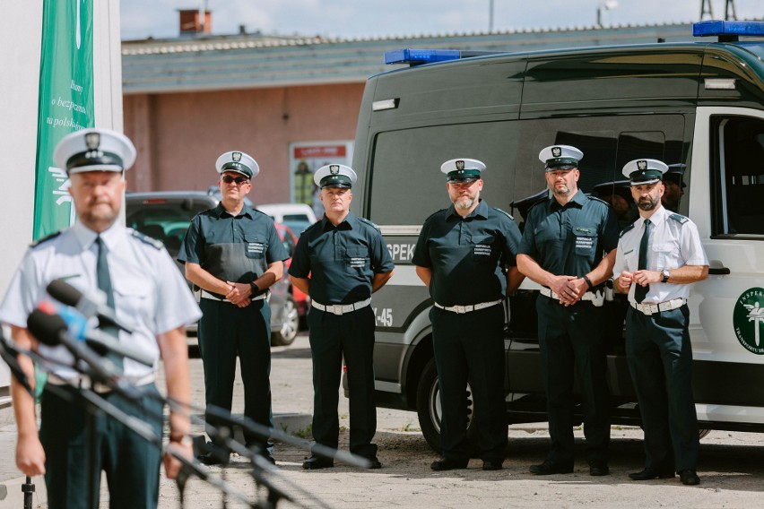 Na pierwszym planie Podkarpacki Wojewódzki Inspektor...