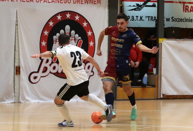 W akcji Bartosz Sobinek. Futsal Szczecin w niedzielę można obejrzeć we własnej hali.