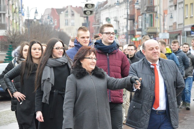 Polonez maturzystów 2018 w centrum Malborka