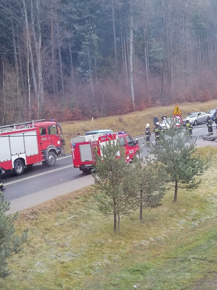 Groźny wypadek pod Polanicą. Droga nr 8 zablokowana