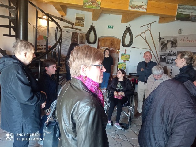 W tym sezonie już kilka wycieczek odwiedziło słynny wiatrak w Krasocinie i znajdujące się w nim Muzeum Chleba. Zwiedzanie jest bezpłatne.