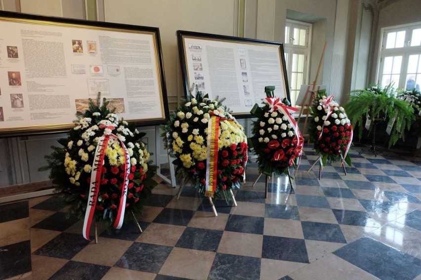 Pałac Branickich, Aula Magna. Trumna z ciałem byłego...