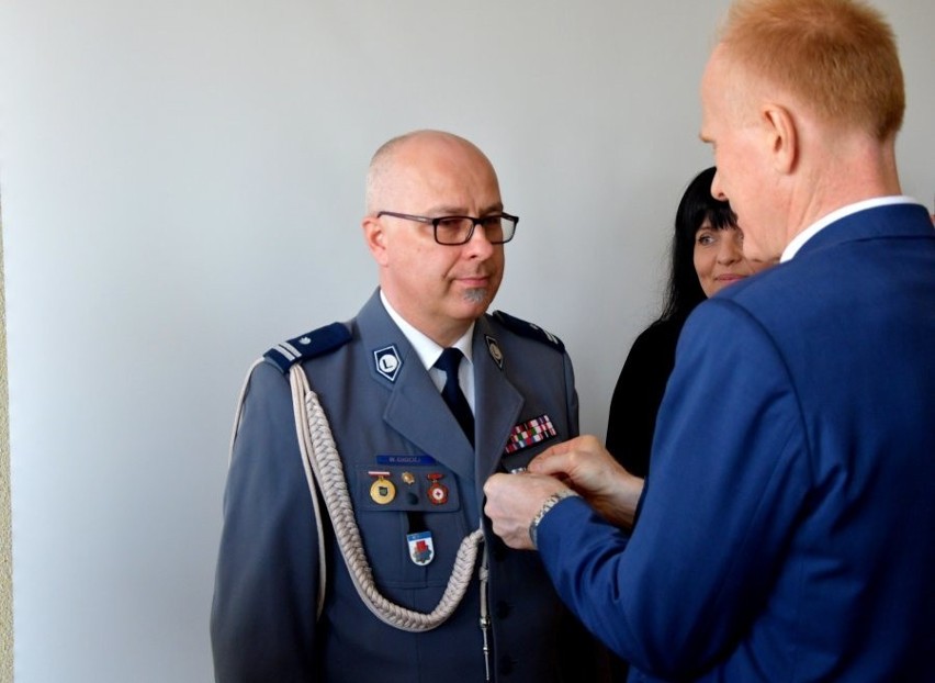 Podinspektor Wojciech Chociej  został uhonorowany państwowym odznaczeniem (zdjęcia)