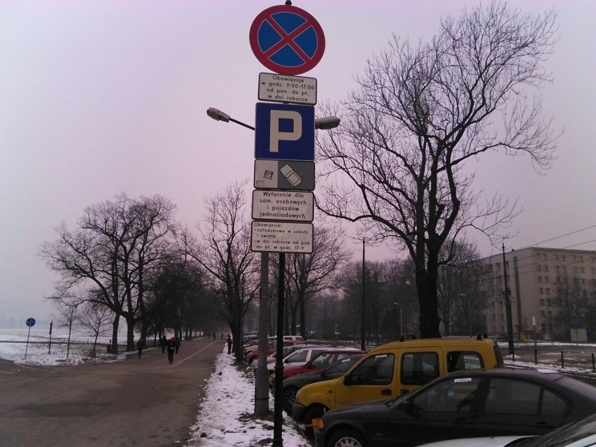 Kraków: Dzień blokad samochodów przy Błoniach [WIDEO, ZDJĘCIA]