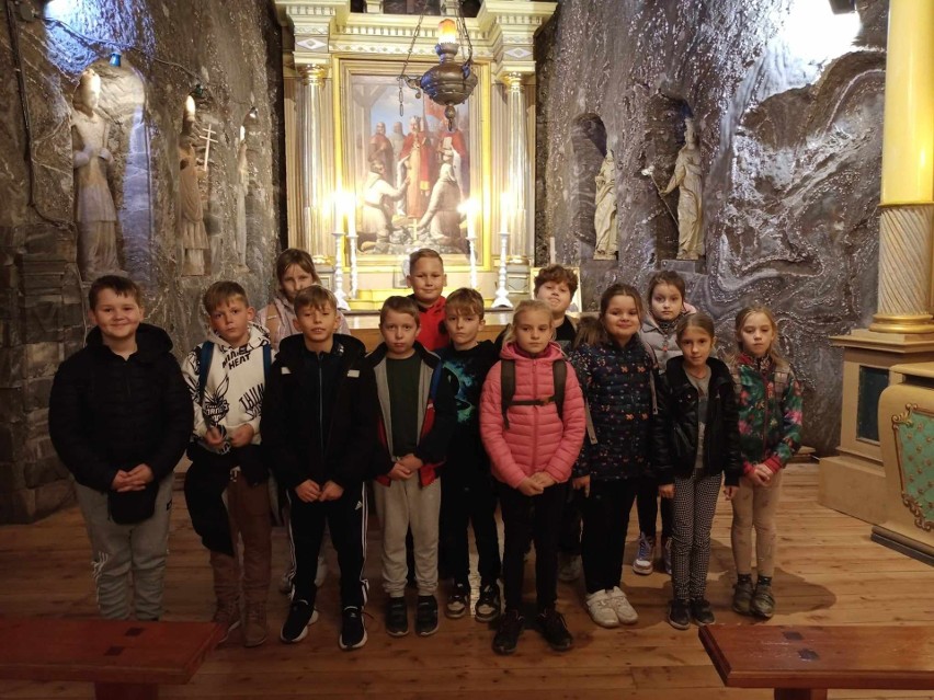 Uczniowie z Samorządowej Szkoły Podstawowej w Wielgusie na wycieczce w kopalni soli w Bochni. Zobaczcie zdjęcia