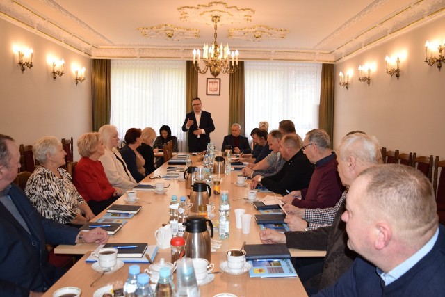 W Urzędzie Gminy i Miasta w Przysusze niedawno odbyło się spotkanie Tomasza Matlakiewicza, burmistrza Przysuchy, z sołtysami z terenu gminy.