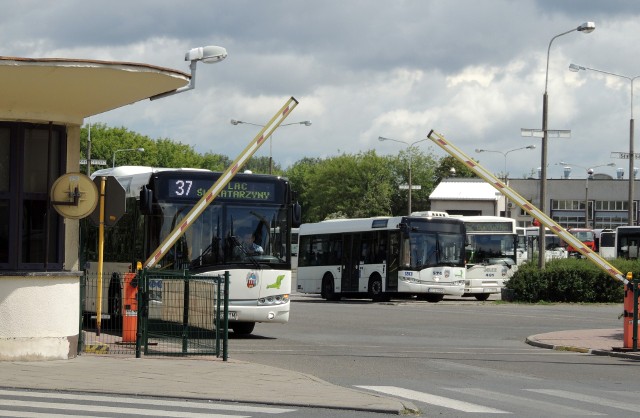 Budowa nowego wjazdu do zajezdni autobusowej w Toruniu ma potrwać do ostatnich dni maja