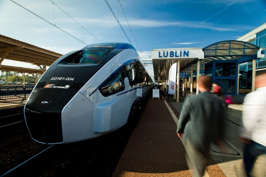 Pociąg Dart z Pesy dojechał do Lublina. Prezentacja dla pasażerów [zdjęcia]