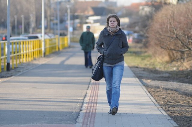 Milena Jakubowska mówi, że po ścieżce trudno chodzić, a co dopiero jeździć.