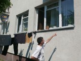 Niezwykłe wydarzenie w Ostrowcu. Przeżył skok z dachu wieżowca! (zdjęcia, nowe fakty) 