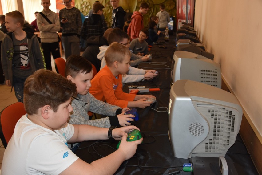 W starachowickim Spółdzielczym Domu Kultury pojawiły się tłumy miłośników gier komputerowych 