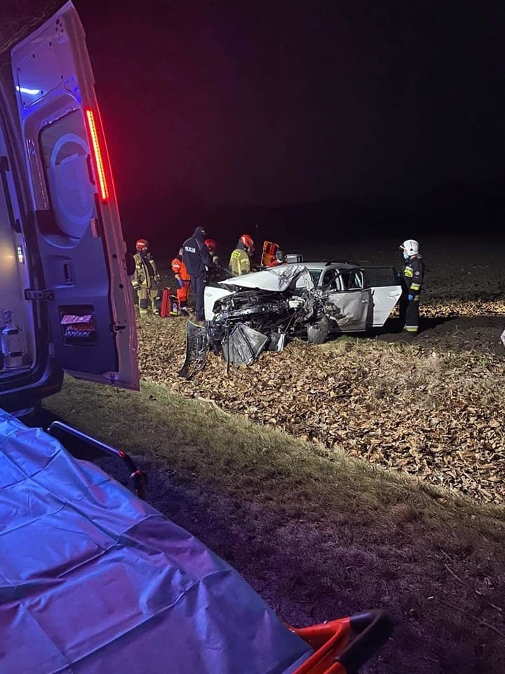 Wypadek pomiędzy Wilczkowem a Kwietnem niedaleko Środy...