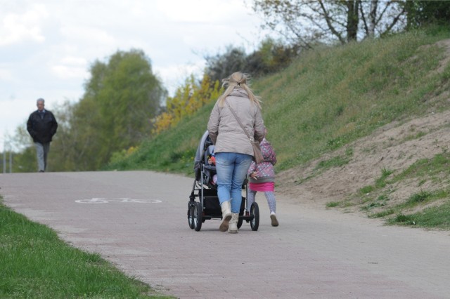 Zwiększenie aktywności ekonomicznej kobiet jest kluczowe dla rozwoju polskiej gospodarki. W wielu aspektach trwanie przy obecnych politykach społecznych, rynku pracy, czy fiskalnych z roku na rok będzie pogarszać sytuację ekonomiczną kobiet, a co za tym idzie również i gospodarczą.