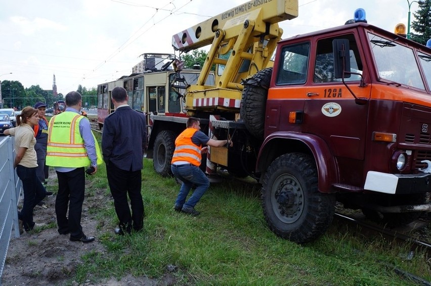 Wykolejony tramwaj 27 Sosnowiec Pogoń