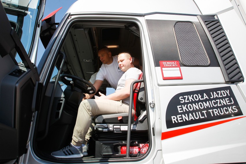 Polska jest liderem w transporcie drogowym w UE, a krajowi...