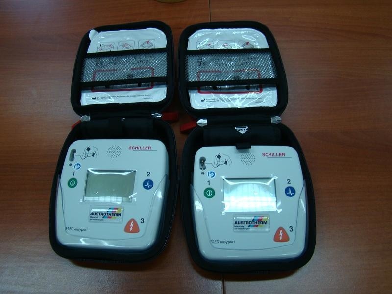 Ratownicy górscy z jurajskiej grupy dostali dwa defibrylatory od oświęcimskiego Austrothermu 