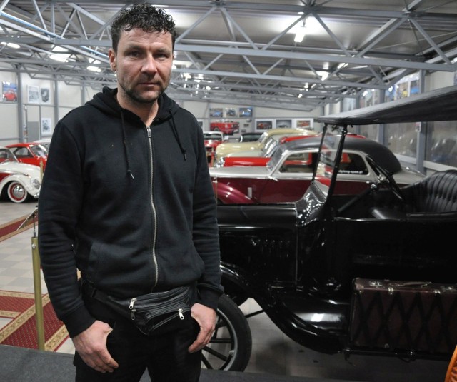 Na razie na prowadzeniu jest Mirosław Dylong z Praszki, który zajmuje się renowację zabytkowych samochodów, a w swoim domu otworzył prywatne Muzeum Motoryzacji.