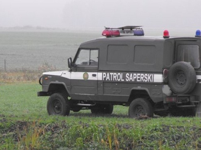 Teren został zabezpieczony, a na miejsce wezwano saperów z Lęborka.