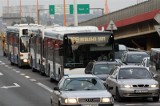 Awaria wodociągowa na ul. Zielonej w Gdyni. ZKM zmienia trasy autobusów