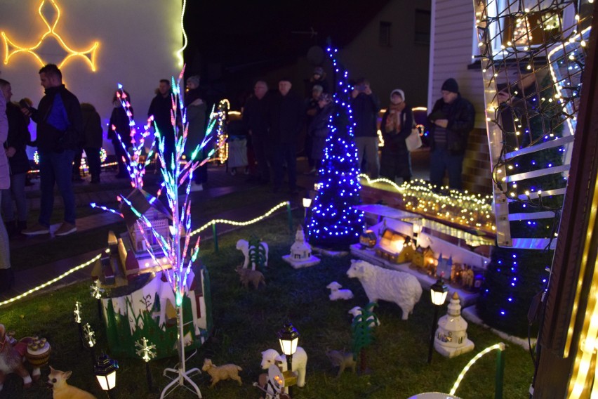 Henryk Jaschik z Krapkowic - świąteczna iluminacja jego domu to hit. Odwiedzają go tłumy zainteresowanych