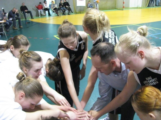 Unia Basket - MOS Wrocław