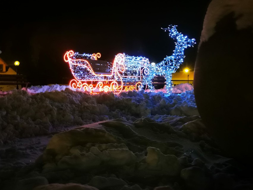 Zjawiskowe iluminacje świąteczne w Kunowie. Jest pięknie! Zobacz zdjęcia
