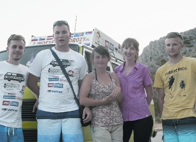 Mariusz, Maciek, Paulina, Joanna i Bartek przejechali Europę "ogórkiem".