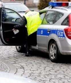 Niemiec zgubił samochód w Słupsku. Pomogli mu policjanci.