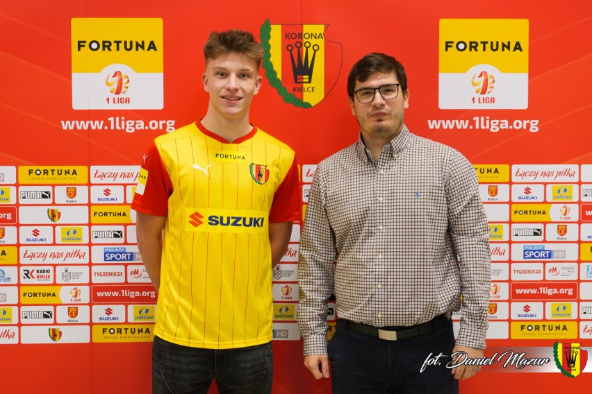 Fortuna 1 liga. Adrian Bielka podpisał kontrakt z Koroną Kielce. To 17-letni zawodnik, gra jako cofnięty napastnik czy ofensywny pomocnik