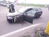 Opole. Na skrzyżowaniu obwodnicy z ul. Oleską zderzyły się trzy samochody. Kierowca jednego odjechał