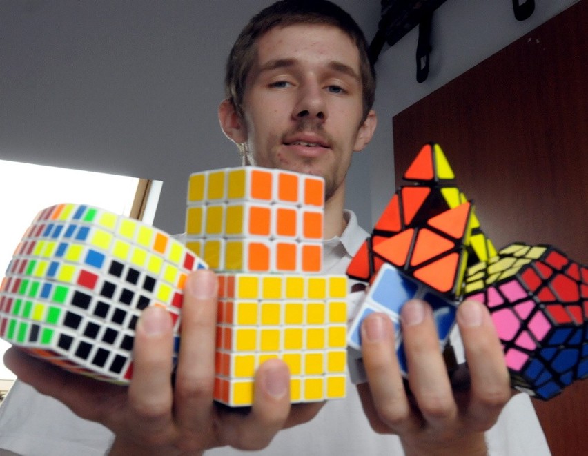 19-latek z Lublina układa kostkę Rubika w 10 sekund (ZDJĘCIA)