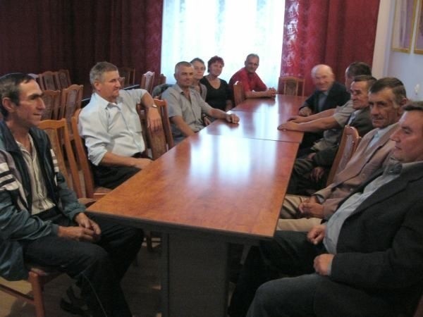 Na wczorajsze spotkanie z wójtem poświęcone między innymi suszy w rolnictwie przybyło do Urzędu Gminy w Krasocinie 20 sołtysów.