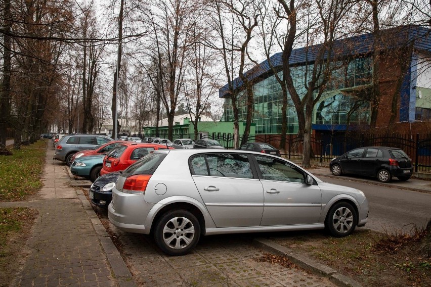 Tak wygląda dziś parking na ul. Wołodyjowskiego. Znalezienie...