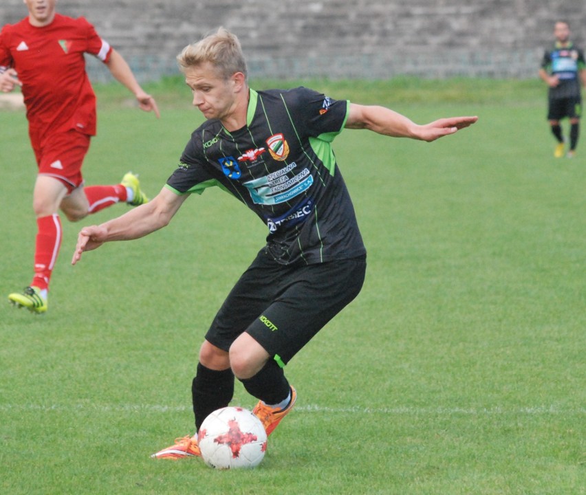 Star Starachowice nie do zatrzymania. Pewnie pokonał Zenit Chmielnik 4:0 [ZDJĘCIA]