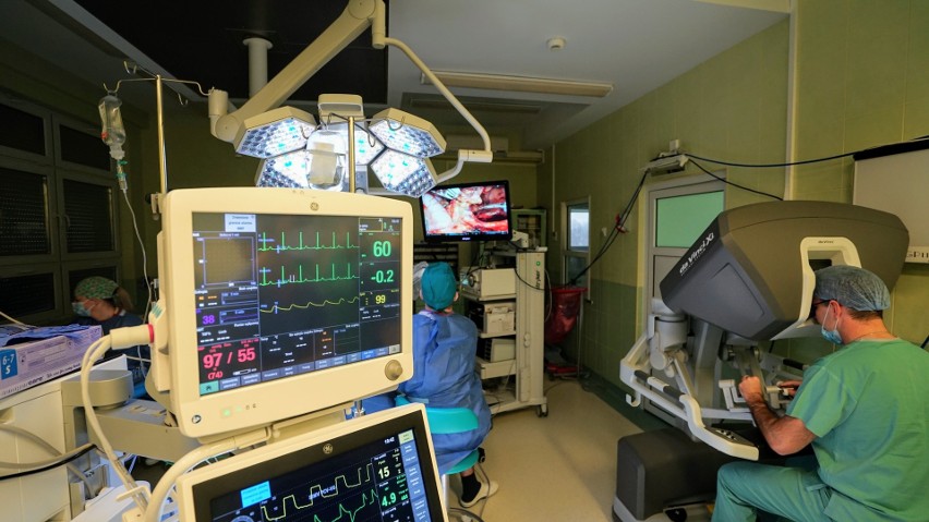 Już 100 operacji z wykorzystaniem robota da Vinci w Klinicznym Szpitalu Wojewódzkim nr 1 w Rzeszowie [ZDJĘCIA]