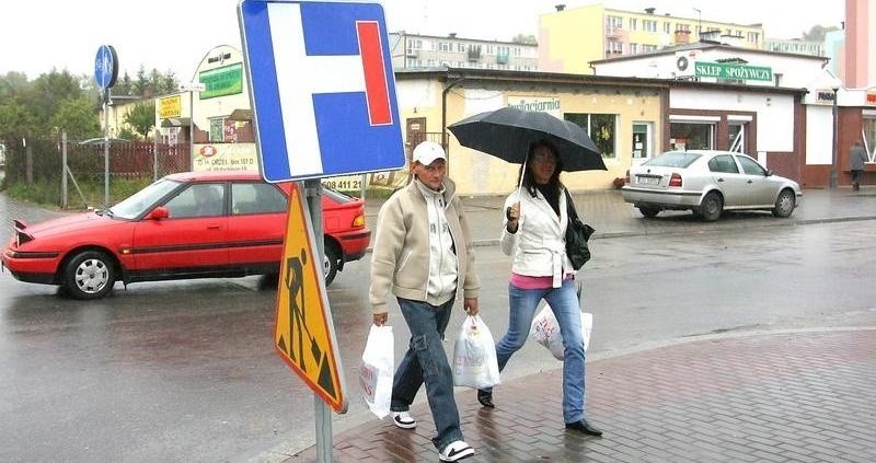 Ciekawy znak na chodniku w Grudziądzu