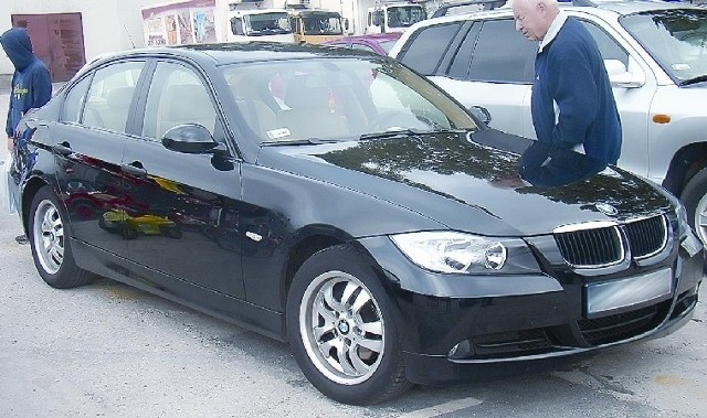 BMW 320i, rocznik 2005, zarejestrowany w Polsce, silnik 2,0 benzyna o mocy 150 KM, cena 56.500 zł (fot. Czesław Wachnik)