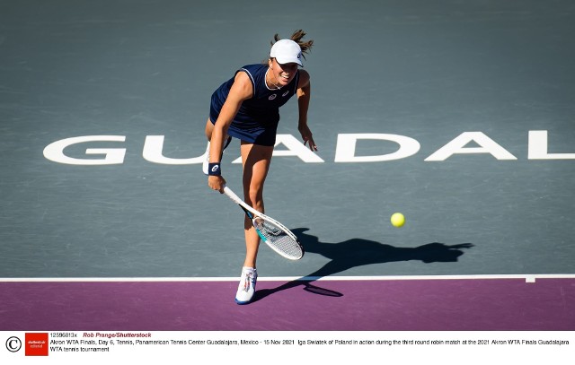Iga Świątek zwycięstwem nad Paulą Badosą pożegnała się z WTA Finals