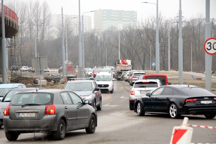 Przebudowa Krochmalnej z Diamentową. W końcu mniej kłopotów z przejazdem (ZDJĘCIA)